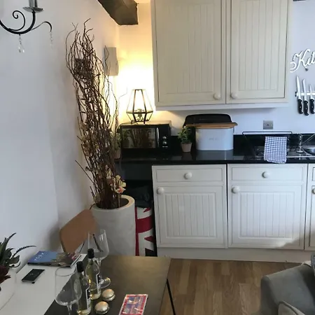 Lejlighed Box Tree Court *